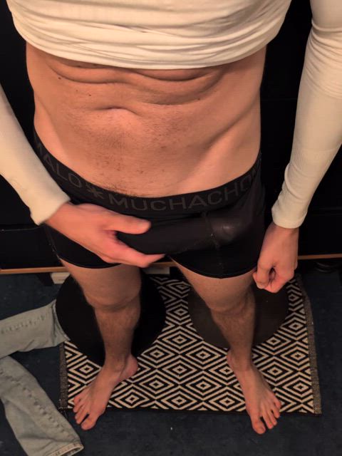 Can't think of a title 😒