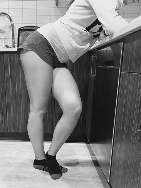 Come to the kitchen and help me out