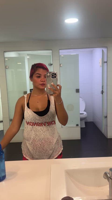 Wld u lick my sweaty body clean