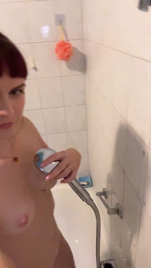 this 1993 cheating wife wants someone besides her husband to shower with