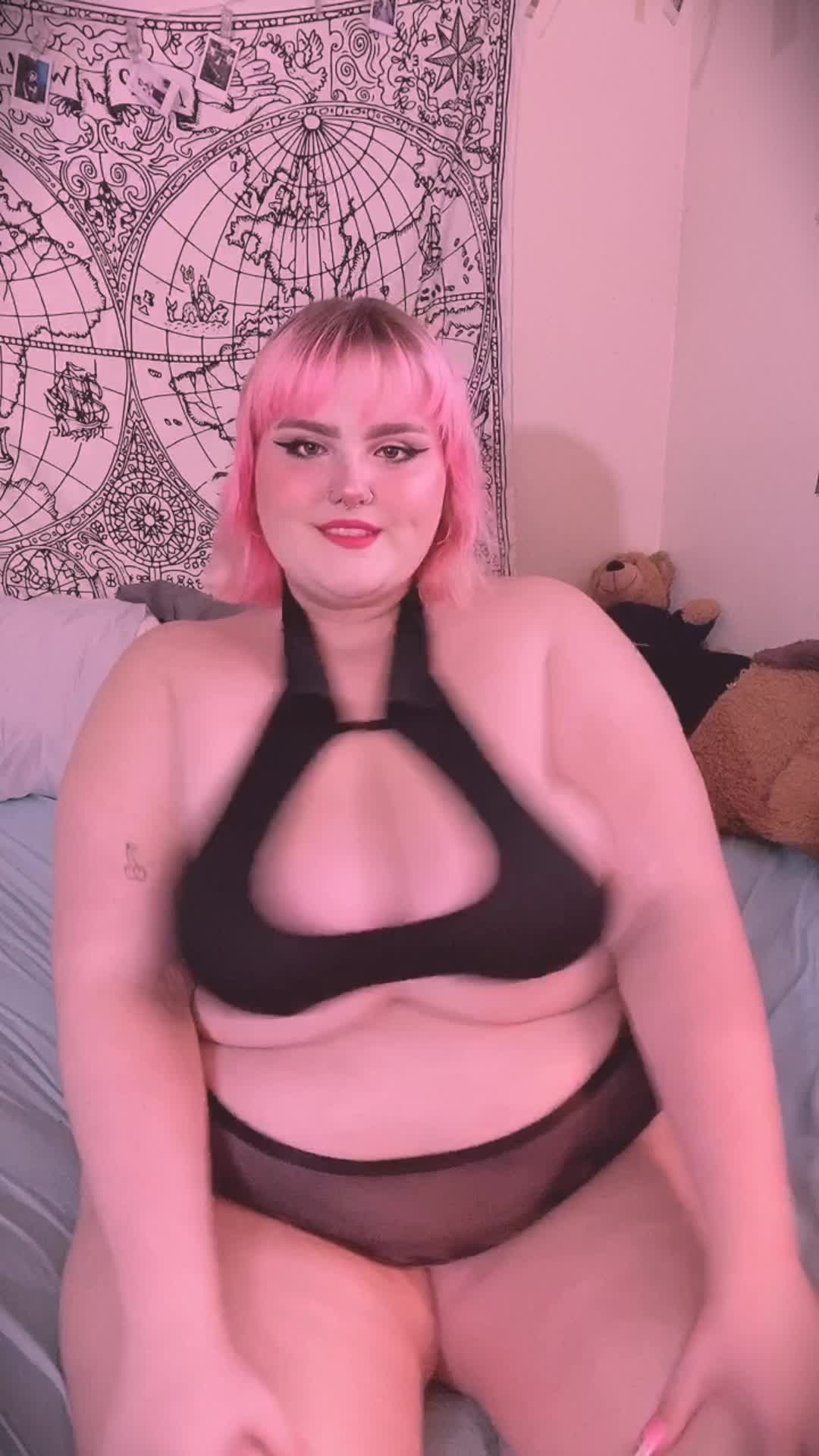 who likes them jiggly?💘