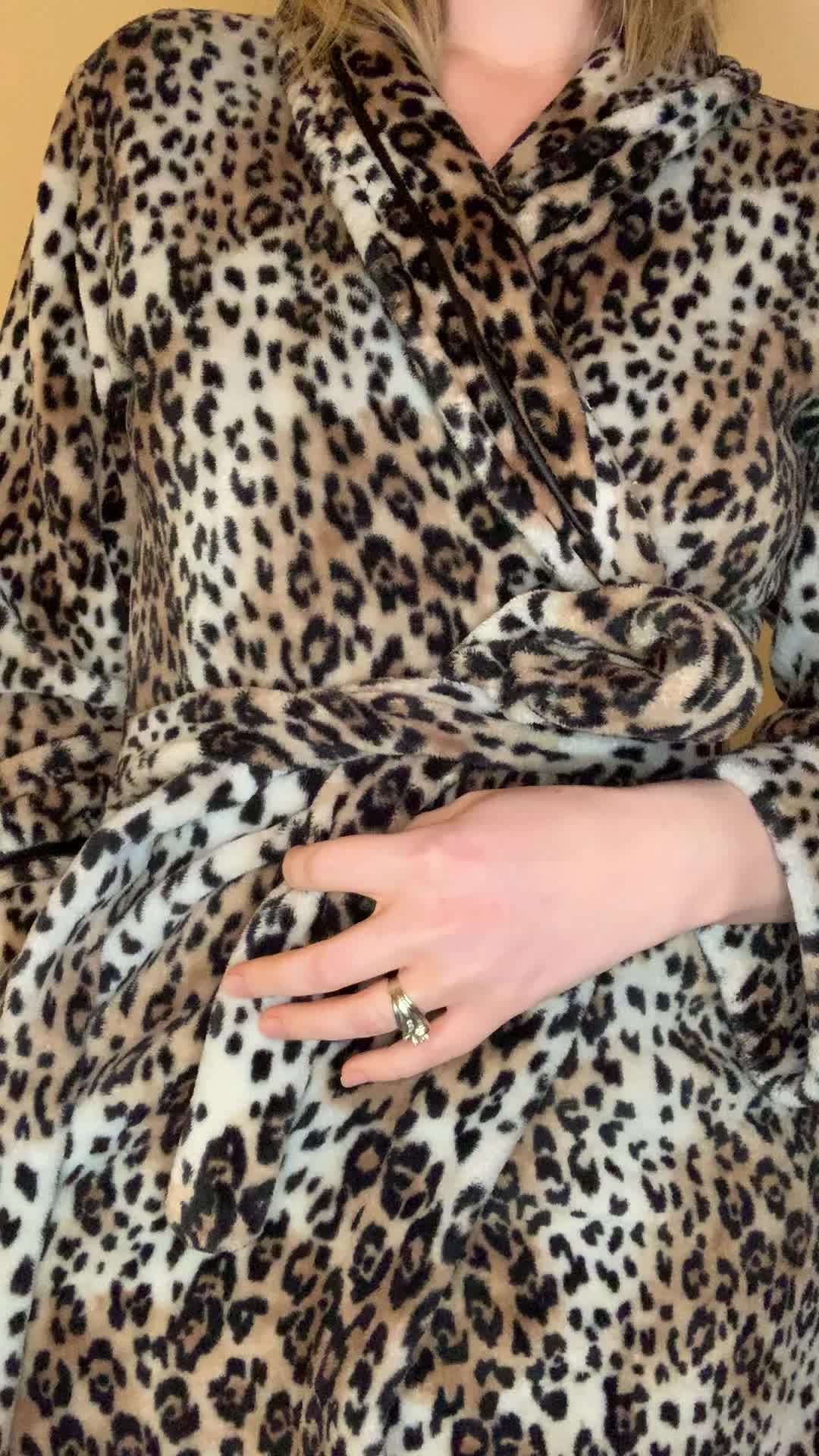 Would you play with my slutty Mil body?
