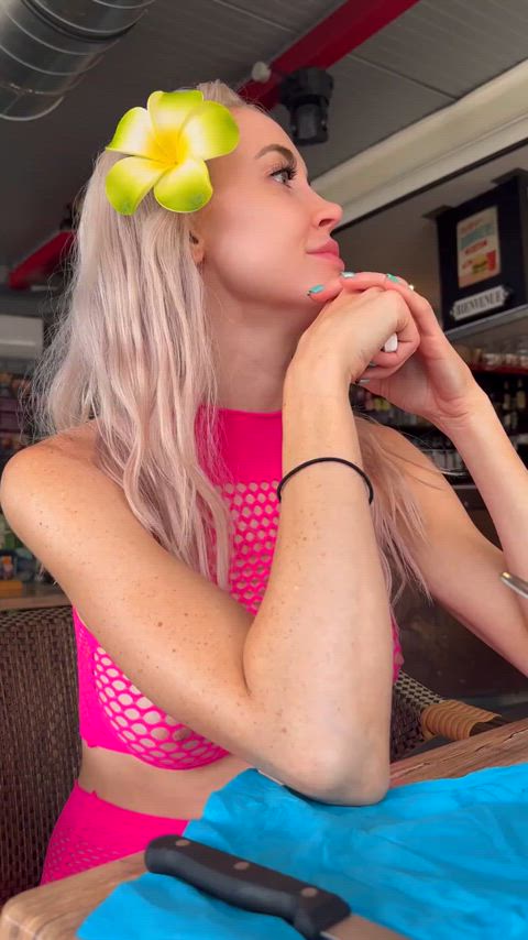 A comfortable top for a fun lunch