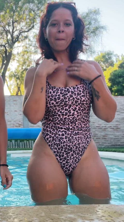 milf at the pool
