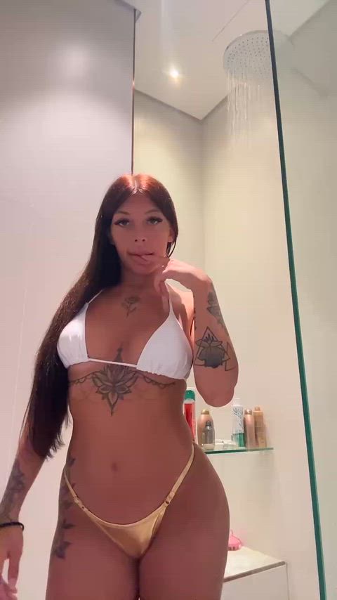 Drop a 'YES' and I will send u the hottest nudes