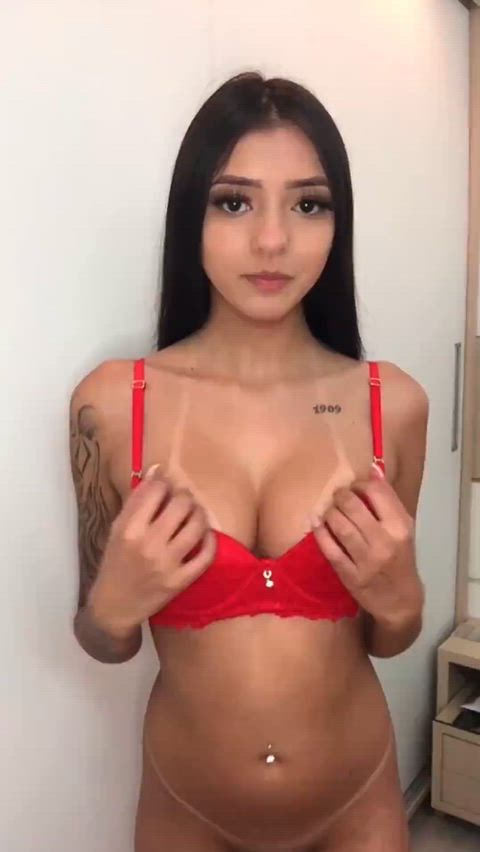 any guys in here who wants my nudes