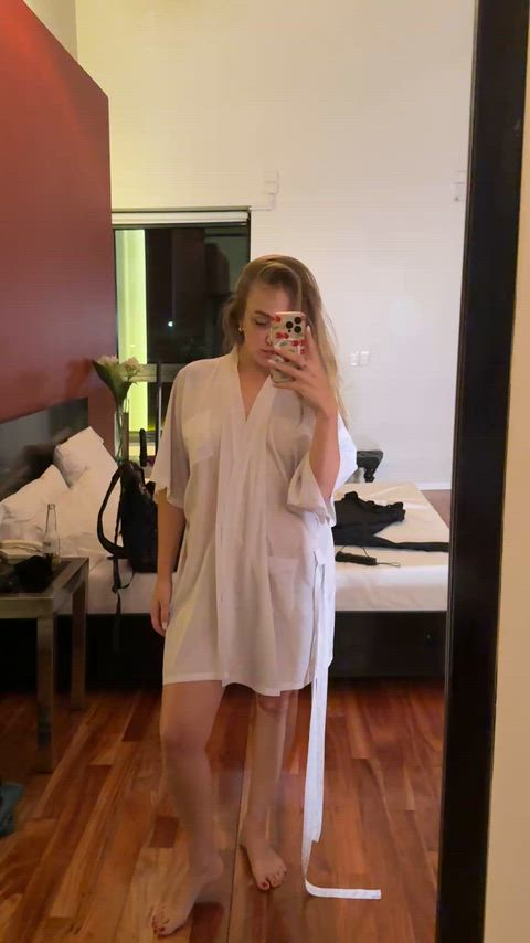 [F] Someone who comes out to say hello has woken up craving fragile masculinities willing to exceed their limits today.