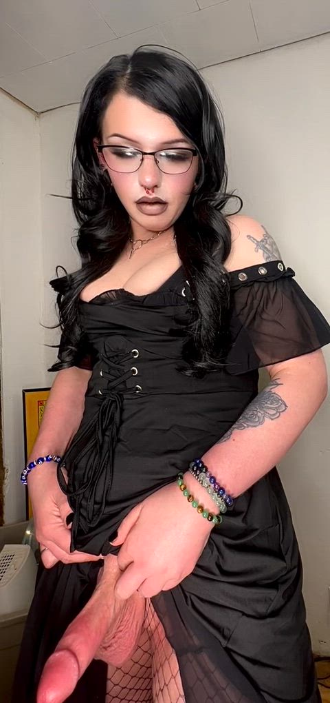 Do you like big leaky girlcock?