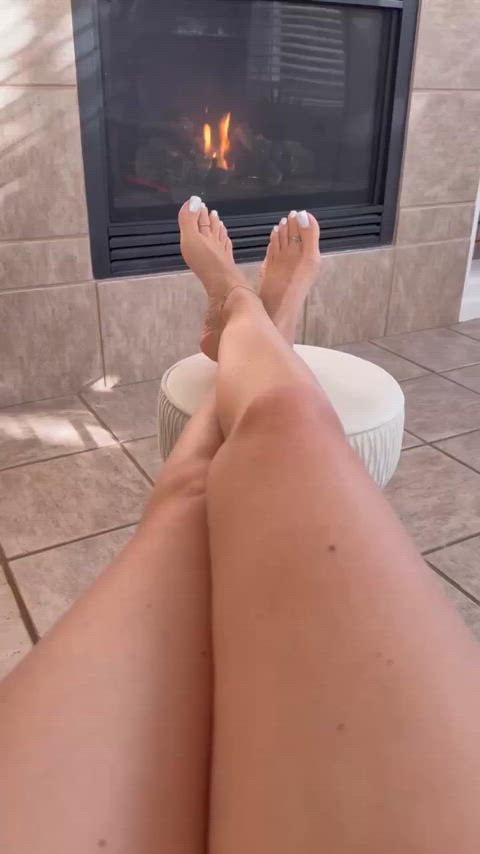 Morning with my sexy soles? 🌞