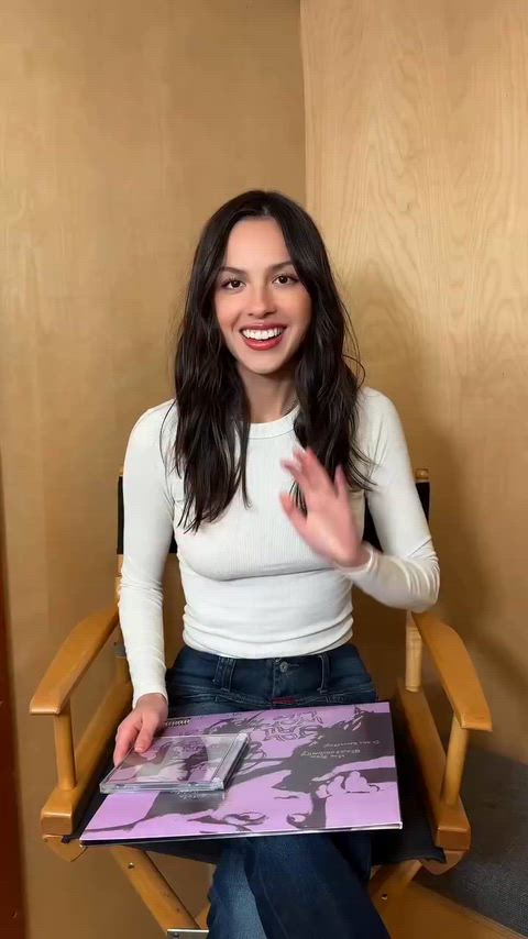 Promoting her new vinyl on IG (December 2025)