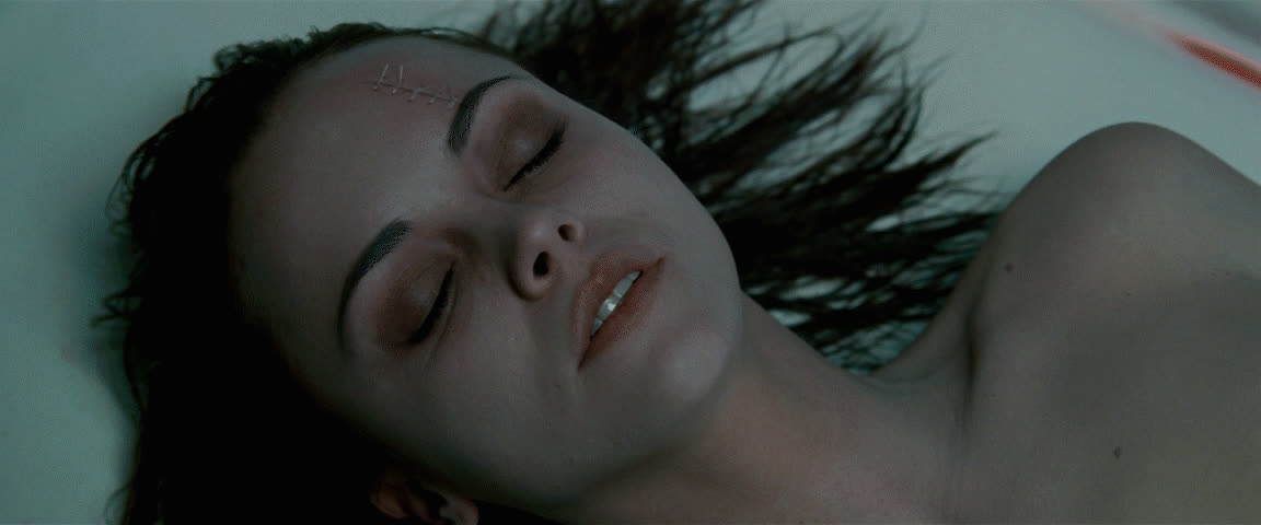 Christina Ricci- After.Life