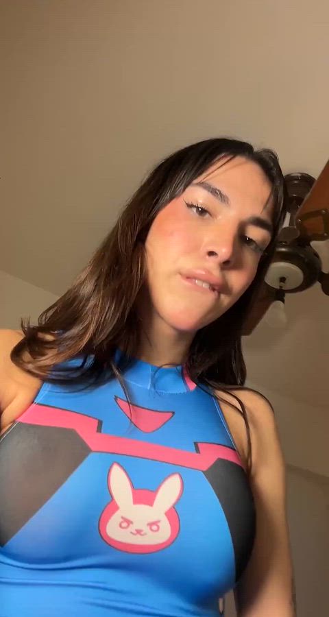 if we're jerkin together, what should happen when one of us cums first?