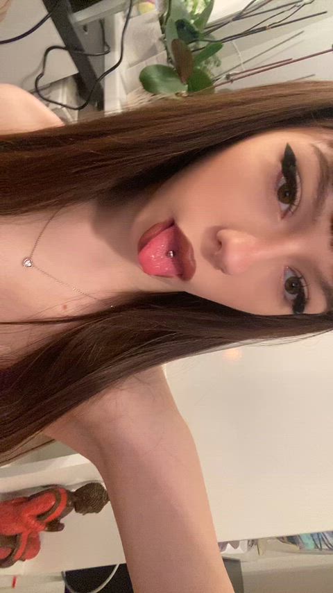 Come and jump on princess