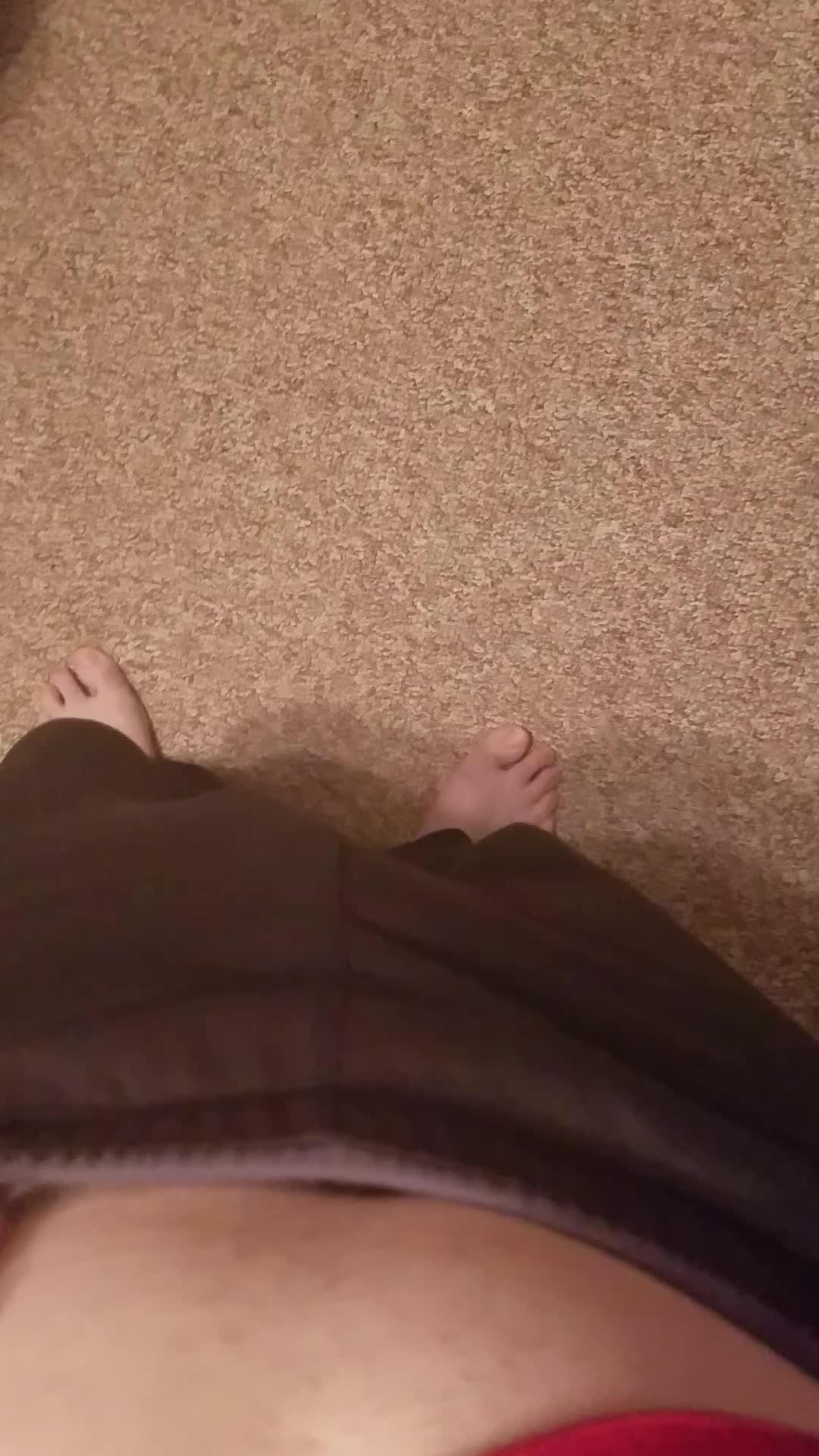 Been going commando a bit more, wonder if any ladies have noticed