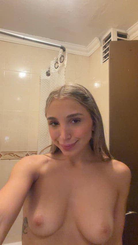 Feeling these naturals bounce today... what's your favourite way to make them jiggle?