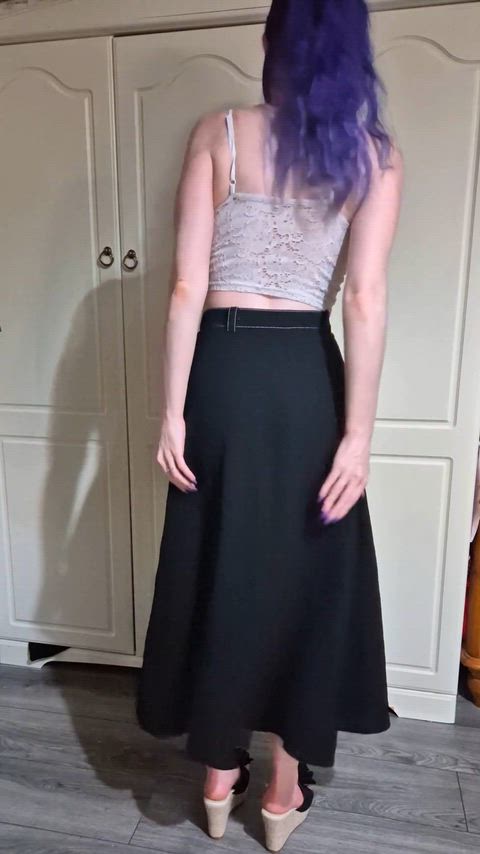 Be seduced by ny sexy little ass spread for you to enjoy