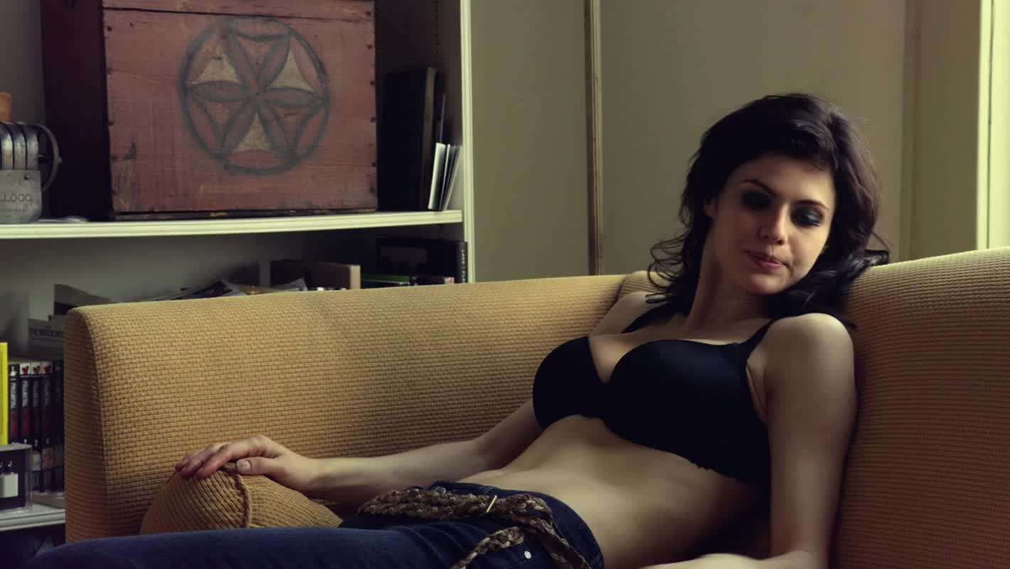 Alexandra Daddario - Texas Chainsaw 3D