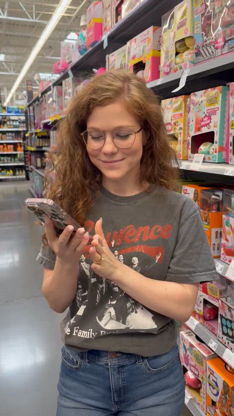 At Walmart in her hometown 🫣😅