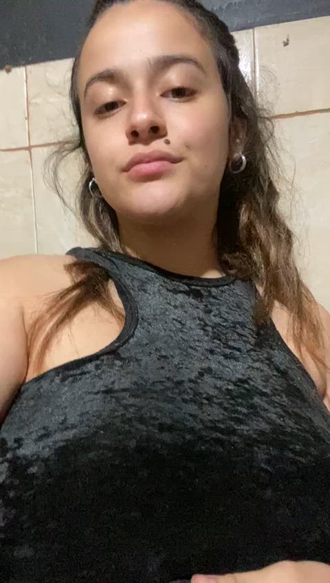Who wants to play my tits