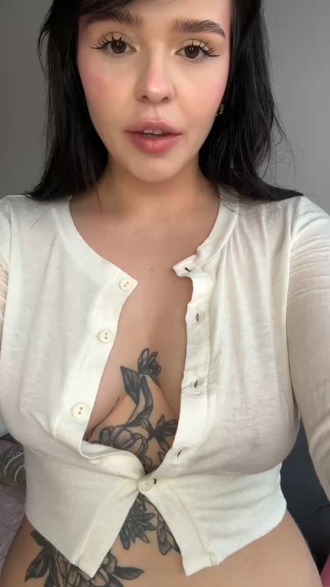 My natural boobs bounce look great