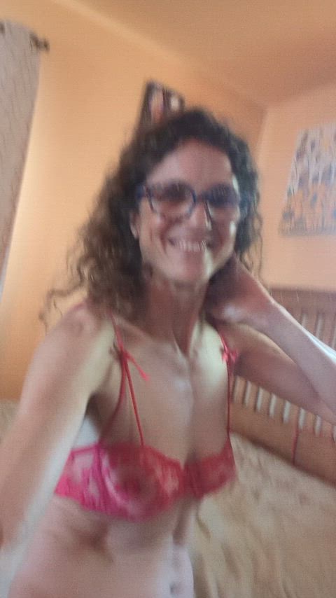 No one leaves my bed without first having a really good time, least of all me (51F)