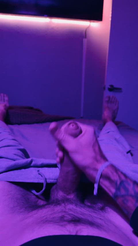 (37) Friday morning calls for cum.