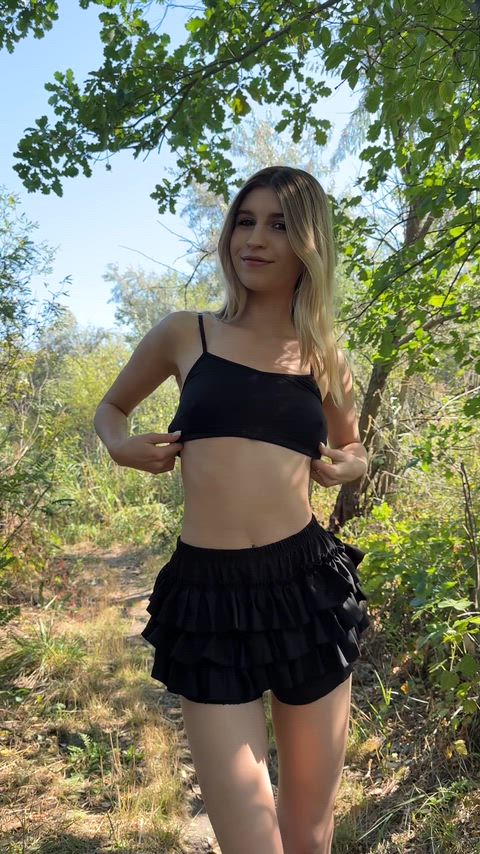 I love flashing my titties in the park