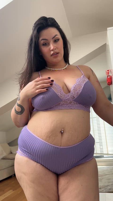 Do u admire girls like me with big tits?