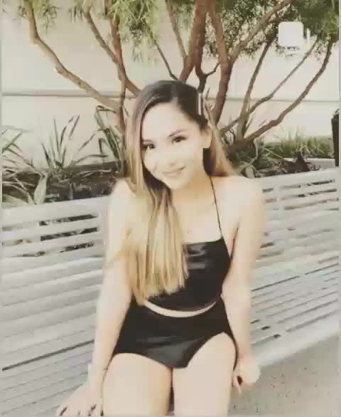 Beautiful Asian Babe Photoshoot