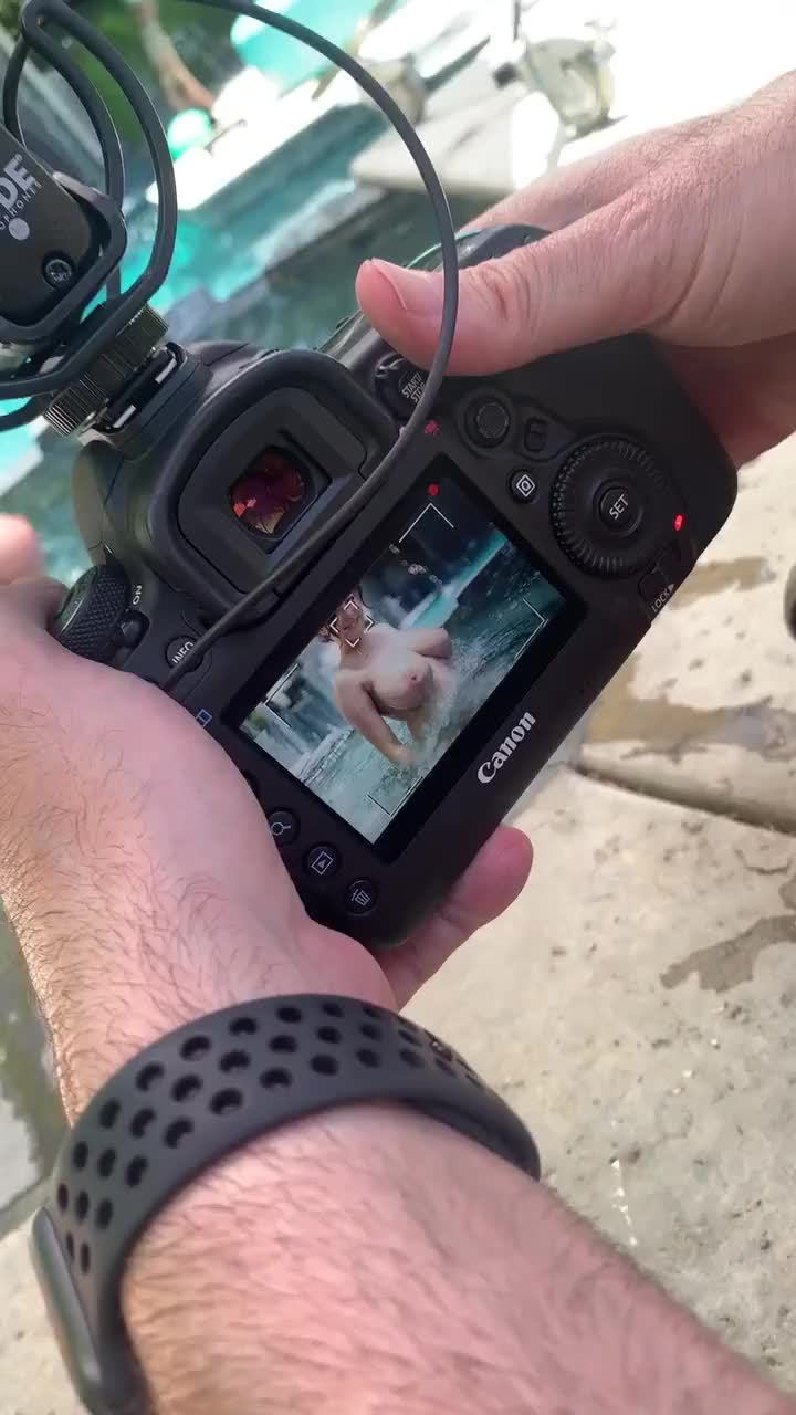 Busty Highlight: Tessa Fowler jiggle and bounce