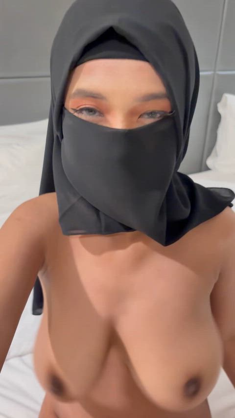 These giant tits weren’t made for hiding