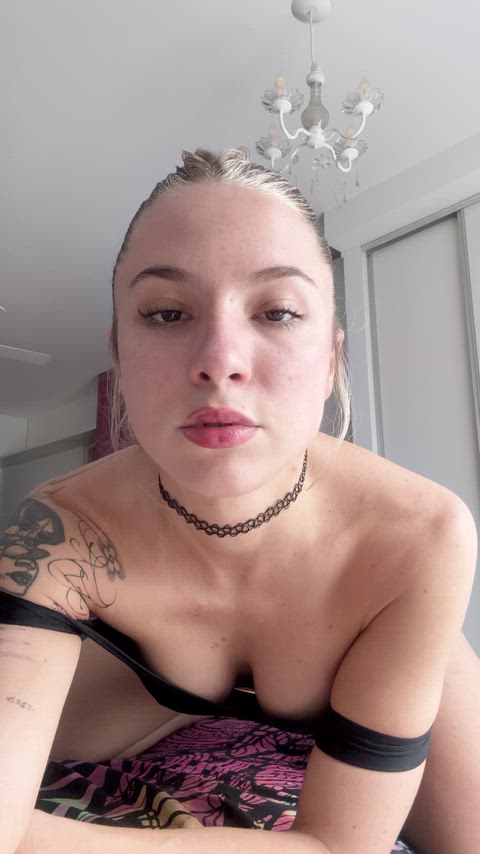 Black Bikini on a White Blonde:) how you like them apples 🍊