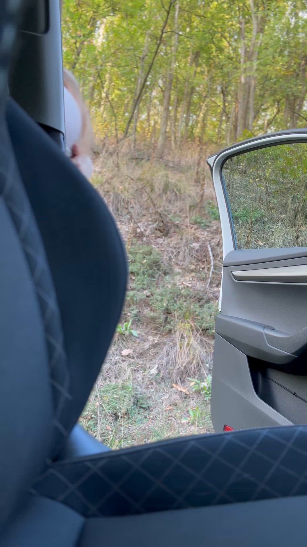 Average 23y.old Short girl...But built like this…Massive titties, Thick ass
