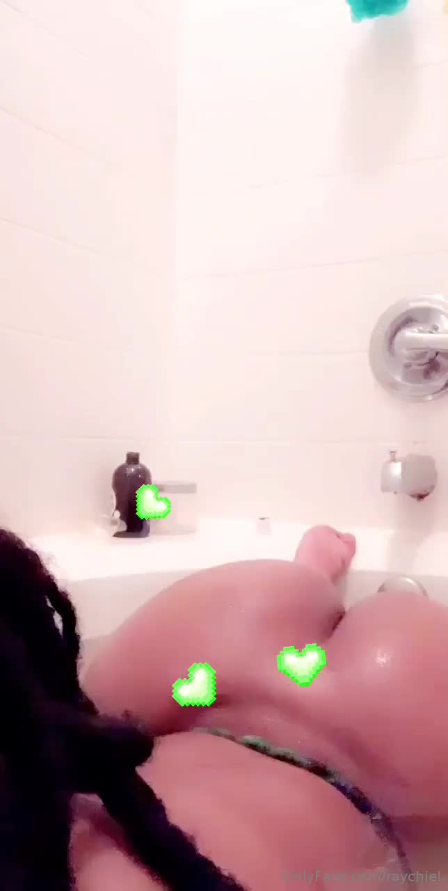 Raychiel Jelly Butt