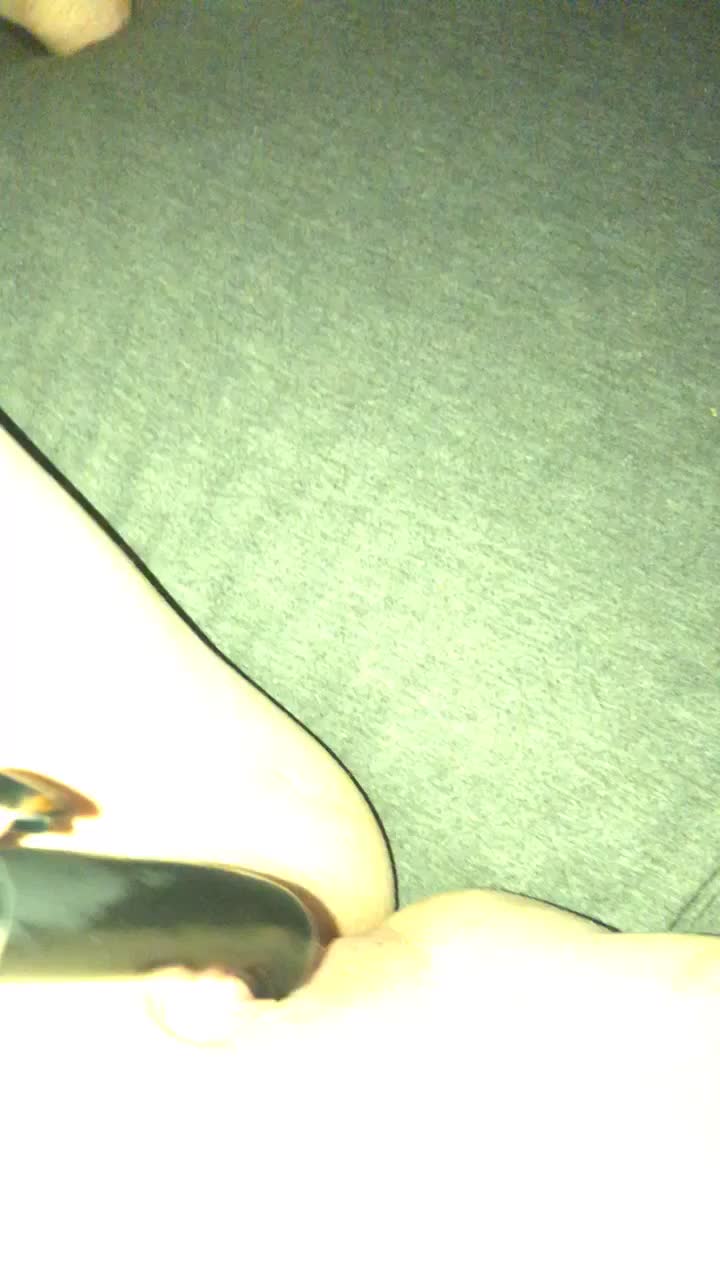 Decided to use my vibrator tonight. :) 🔊🔊