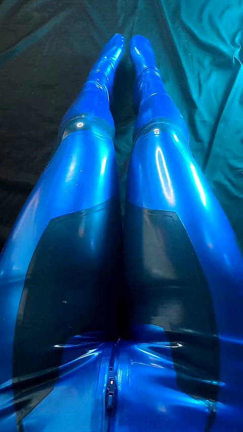 Latex Shiny Samus Aran Thick Thighs (ne0nixx)