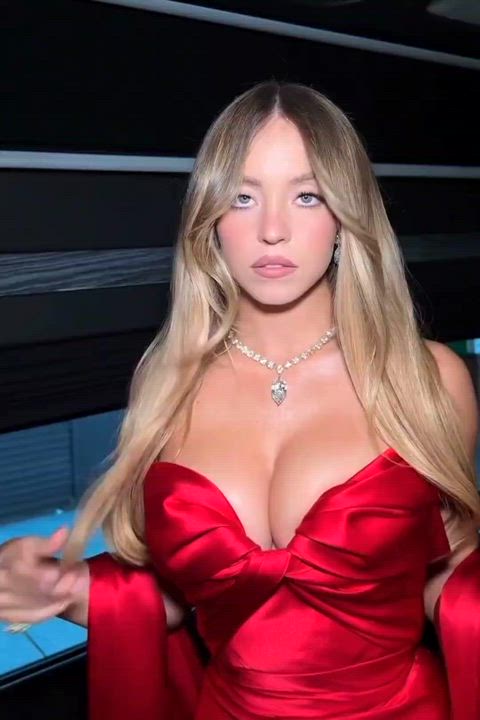 Sydney Sweeney for 77th Emmy Awards 2025 | Styled by Molly Dickson | Instagram | 15th September 2025