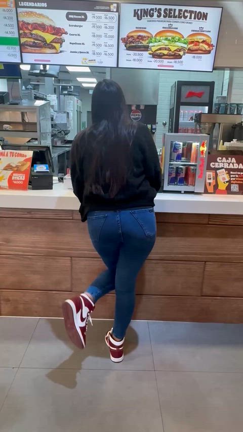 Peeing in public places makes me feel so aroused