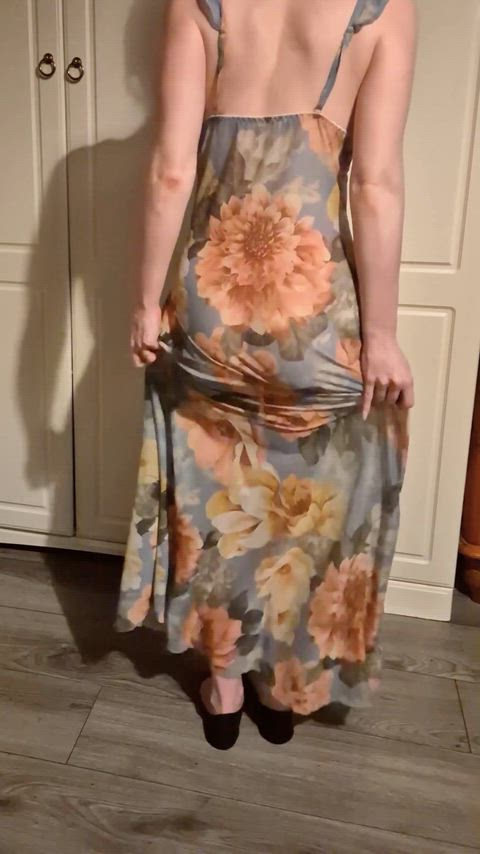 Enjoy the spread of my slutty  mature ass