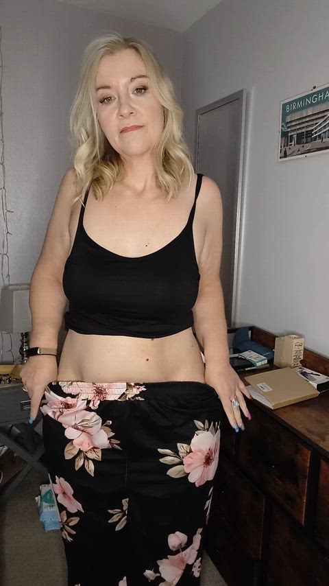 Would you have fun with a Milf straight after work?