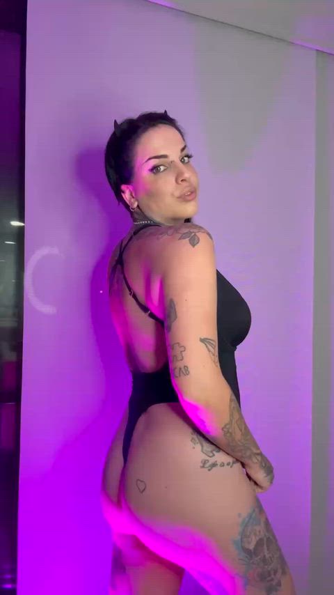 Recently divorced, am I still hot F33