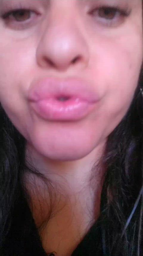 A fun game between tongue and saliva