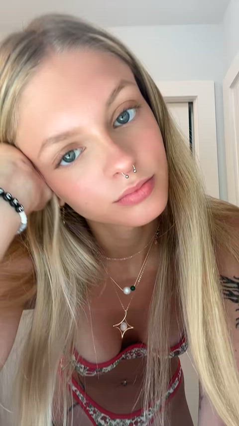 @antonialortz
