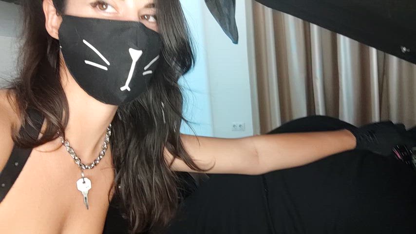 I'm so sorry one of my kinks is locking guys up...