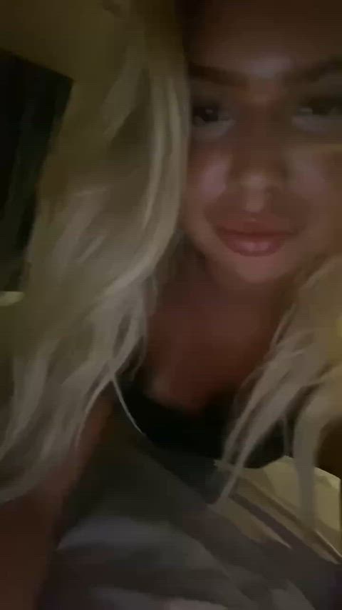 Do you like smiley girls?