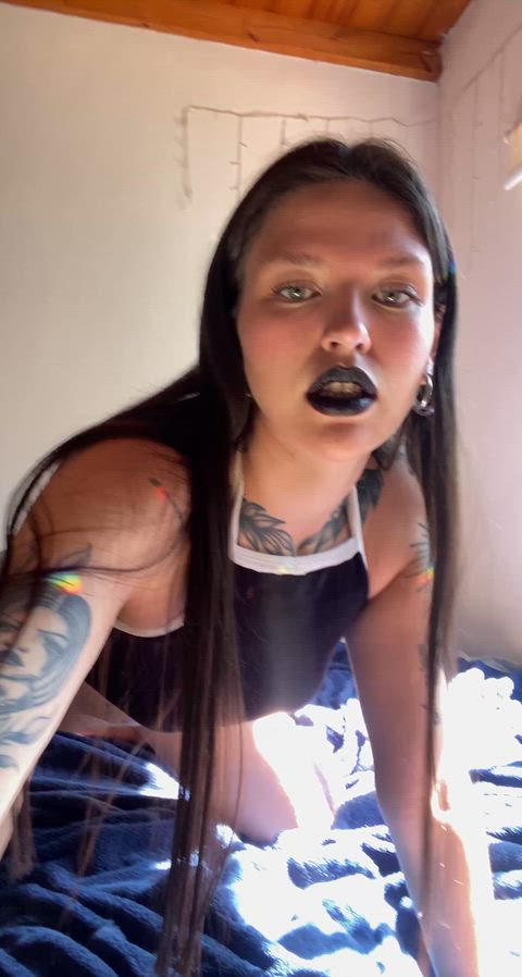 You letting a 28yo MILF break your cock?