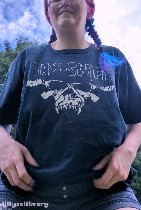 Flashing always makes me a little nervous and very wet ;)