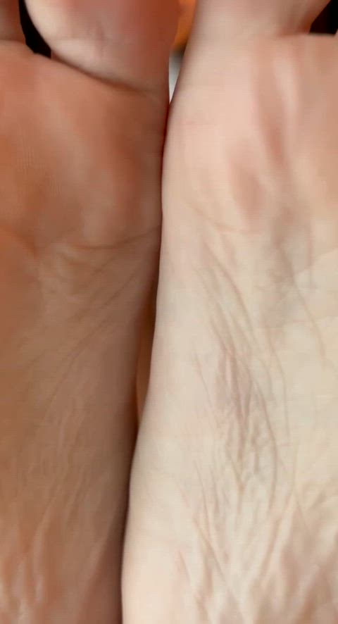 Wld u lick them if I ask you really nicely?