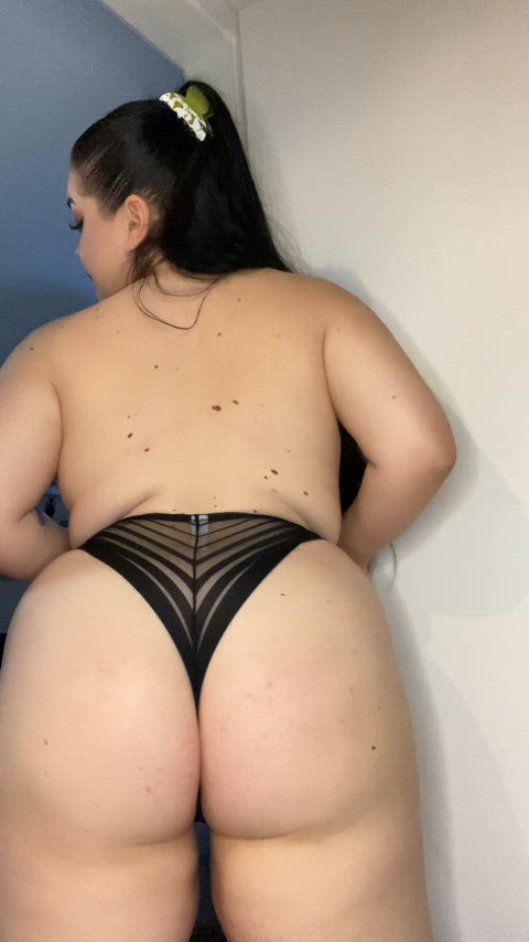 sending nudes to every guy that leaves a comment, try me ;)