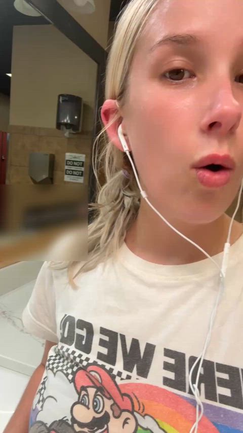 I feel hottest when I’m dripping with sweat, need someone to lick it up :)